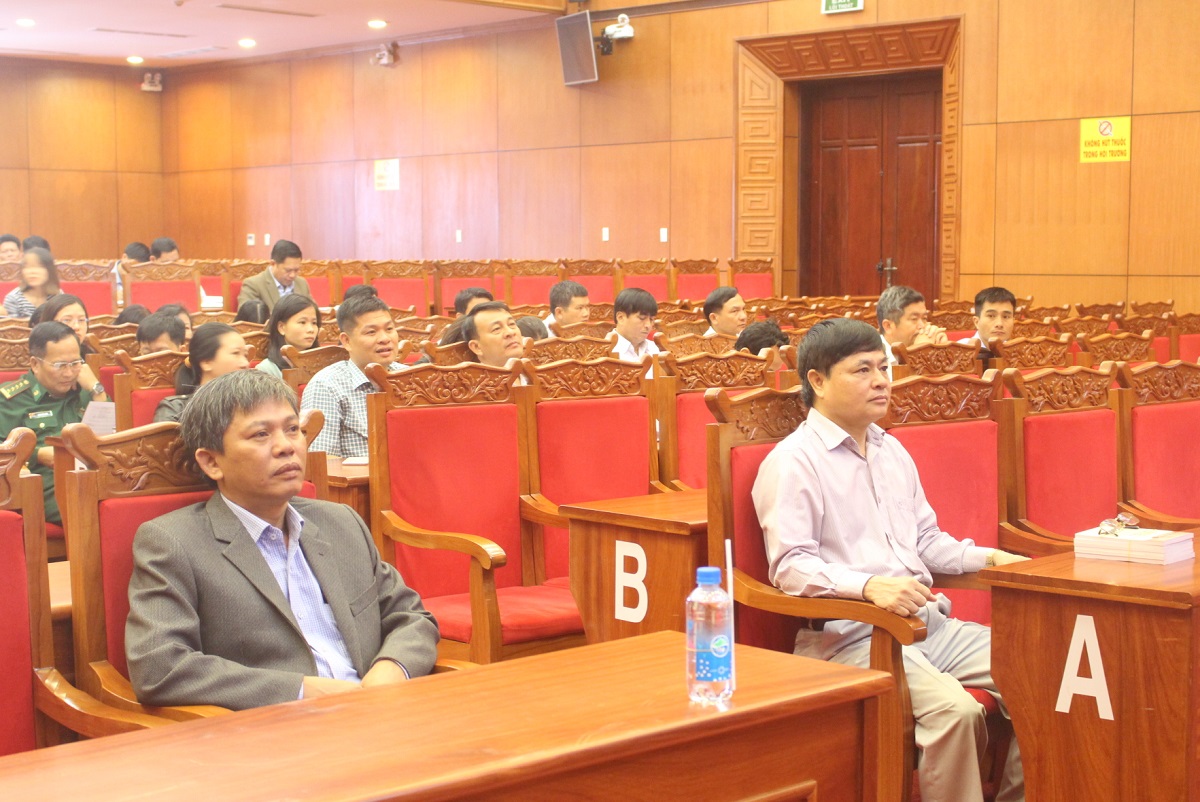 Tập huấn các chuyên đề bồi dưỡng lý luận chính trị