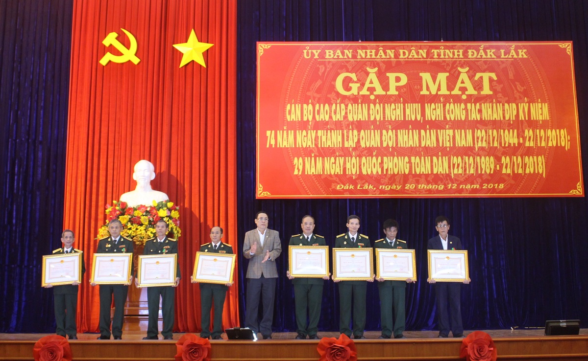 Gặp mặt cán bộ cao cấp quân đội nghỉ hưu, nghỉ công tác nhân Ngày thành lập Quân đội Nhân dân Việt Nam 22/12