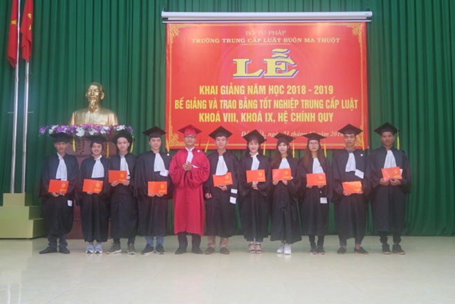 Trường Trung cấp Luật Buôn Ma Thuột tổ chức Lễ khai giảng, Bế giảng và trao bằng tốt nghiệp trung cấp chuyên nghiệp Ngành Pháp luật