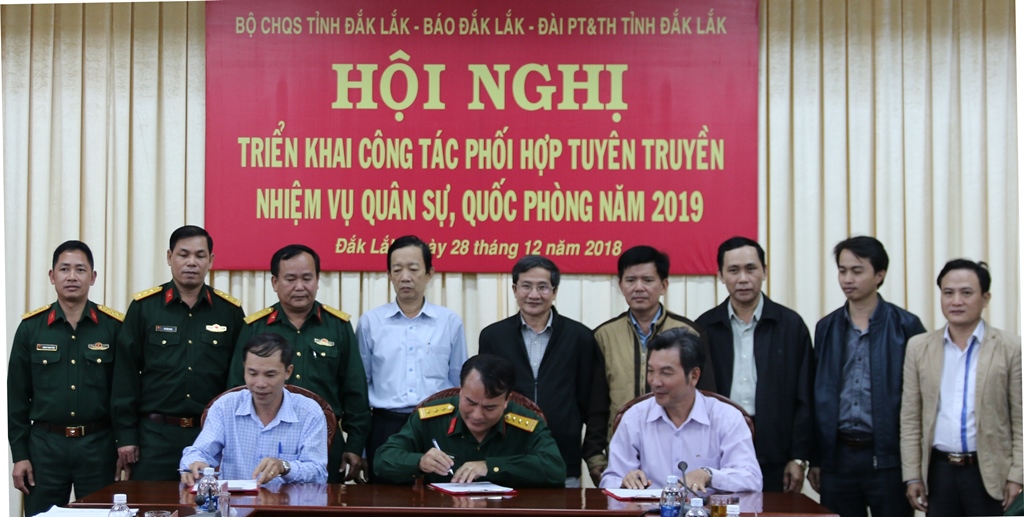 Ký kết chương trình phối hợp tuyên truyền nhiệm vụ quân sự, quốc phòng năm 2019