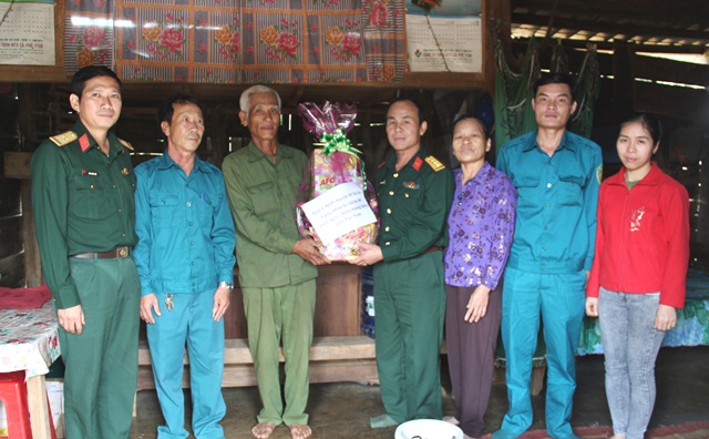 Ban Chỉ huy Quân sự huyện M’Đrắk: Tổ chức các hoạt động Kỷ niệm 40 năm Ngày chiến thắng chiến tranh bảo vệ biên giới Tây Nam của Tổ quốc.