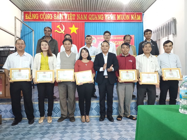 Hội Nông dân huyện M’Đrắk: Tổ chức Hội nghị tổng kết Đề án 61, công tác Hội, phong trào nông dân năm 2018, triển khai phương hướng nhiệm vụ năm 2019