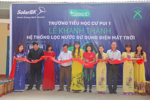 Trường Tiểu học Cư Pui 1 khánh thành hệ thống lọc nước sử dụng điện mặt trời