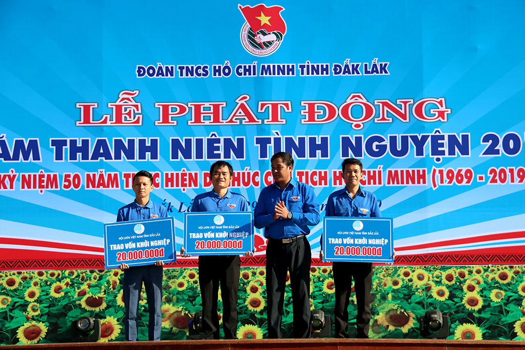Phát động Năm Thanh niên tình nguyện 2019 và kỷ niệm 50 năm thực hiện Di chúc Chủ tịch Hồ Chí Minh (1969 - 2019)