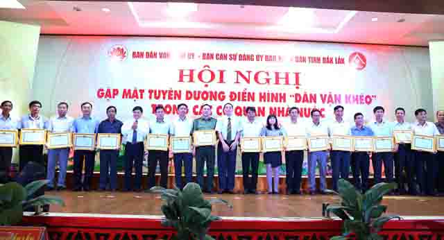 Mùa xuân – Nhìn lại năm thực hiện “ Năm dân vận chính quyền”