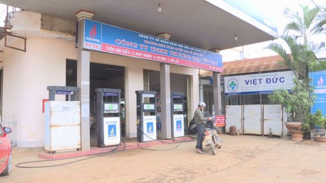 Xử lý một doanh nghiệp huyện Cư Kuin bán xăng kém chất lượng