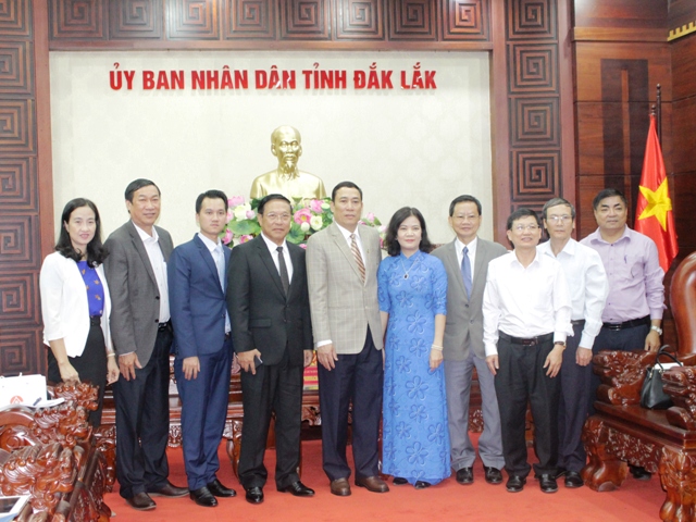Tổng Lãnh sự quán Lào tại Đà Nẵng chào xã giao lãnh đạo UBND tỉnh Đắk Lắk
