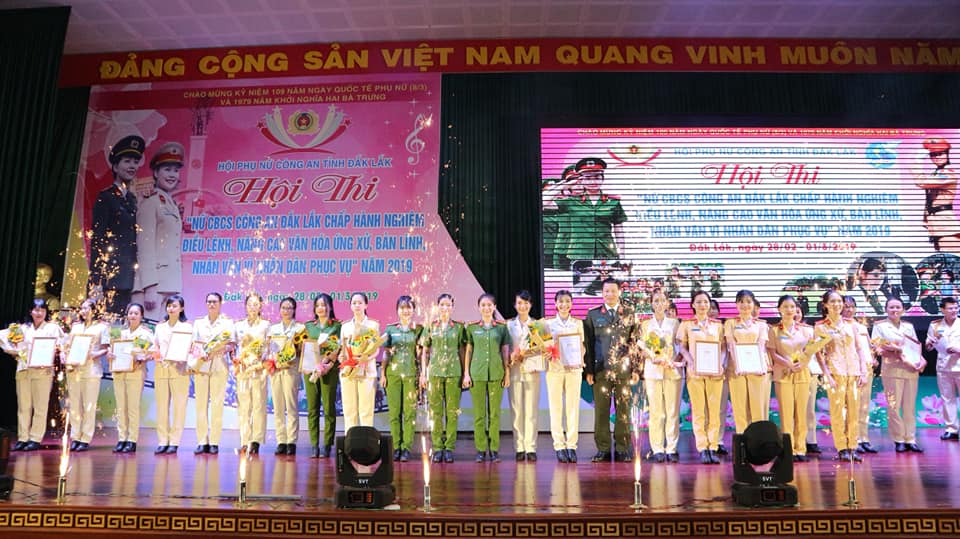 Bế mạc Hội thi “Nữ cán bộ chiến sĩ Công an Đắk Lắk chấp hành nghiêm điều lệnh  xây dựng nếp sống văn hóa, bản lĩnh nhân văn vì nhân dân phục vụ”