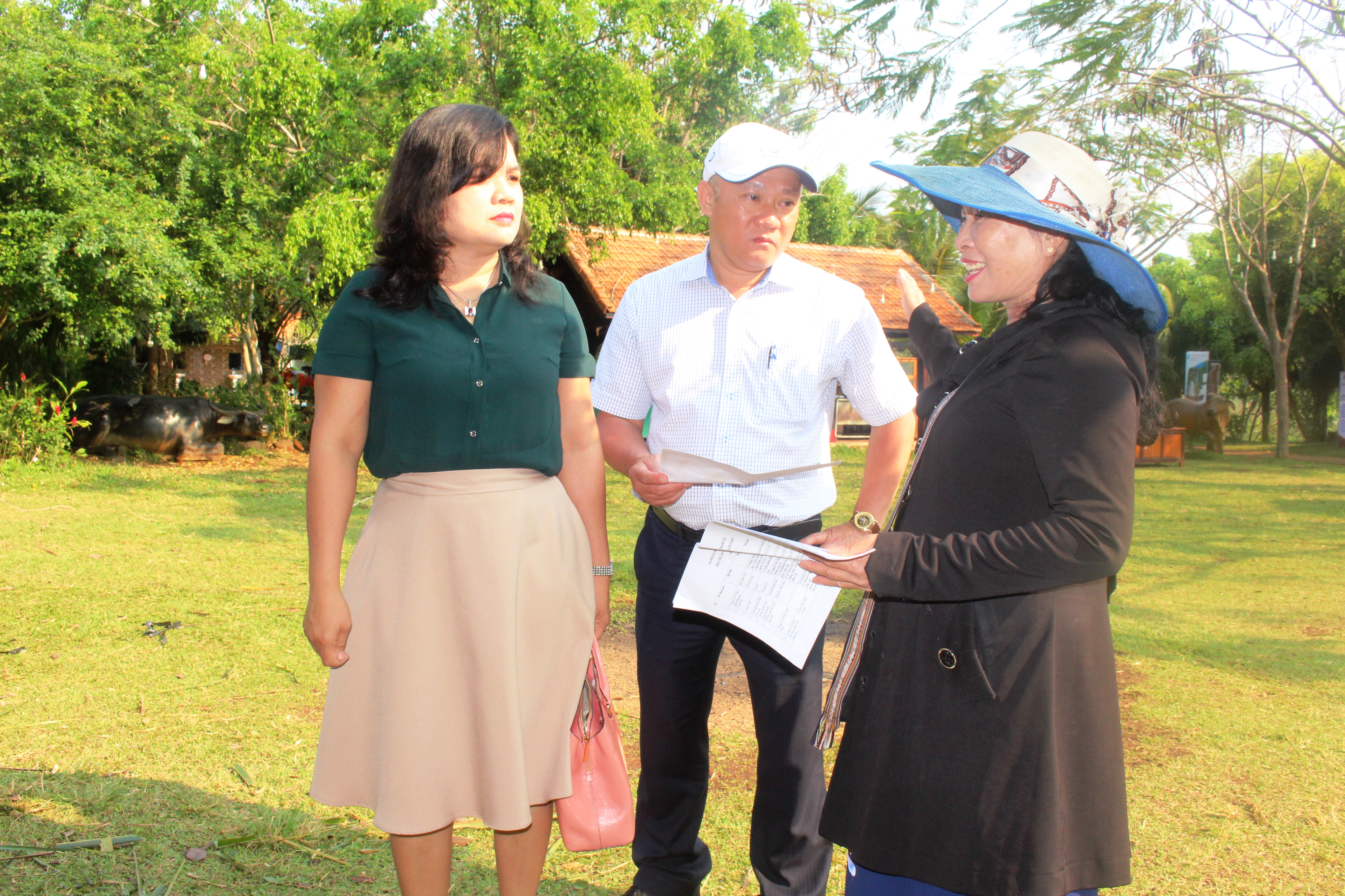 Tặng 6.000 bánh gạo cho khách tham quan tại Hội thi Ẩm thực Tây Nguyên