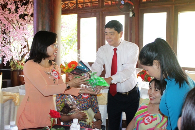 Sở Giáo dục và Đào tạo Tọa đàm kỷ niệm Ngày Quốc tế Phụ nữ 8/3