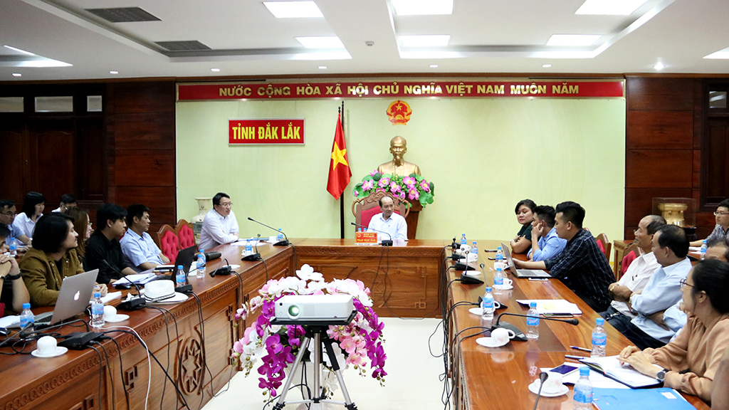 UBND tỉnh họp góp ý các đoạn phim quảng bá, giới thiệu về tỉnh