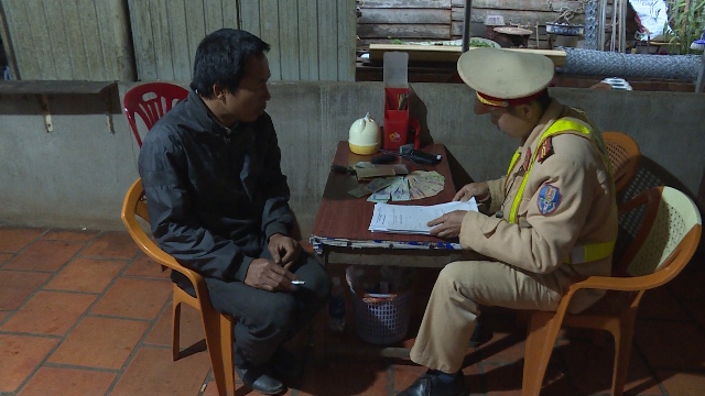 Khởi tố đối tượng vận chuyển hơn 105 kg pháo lậu