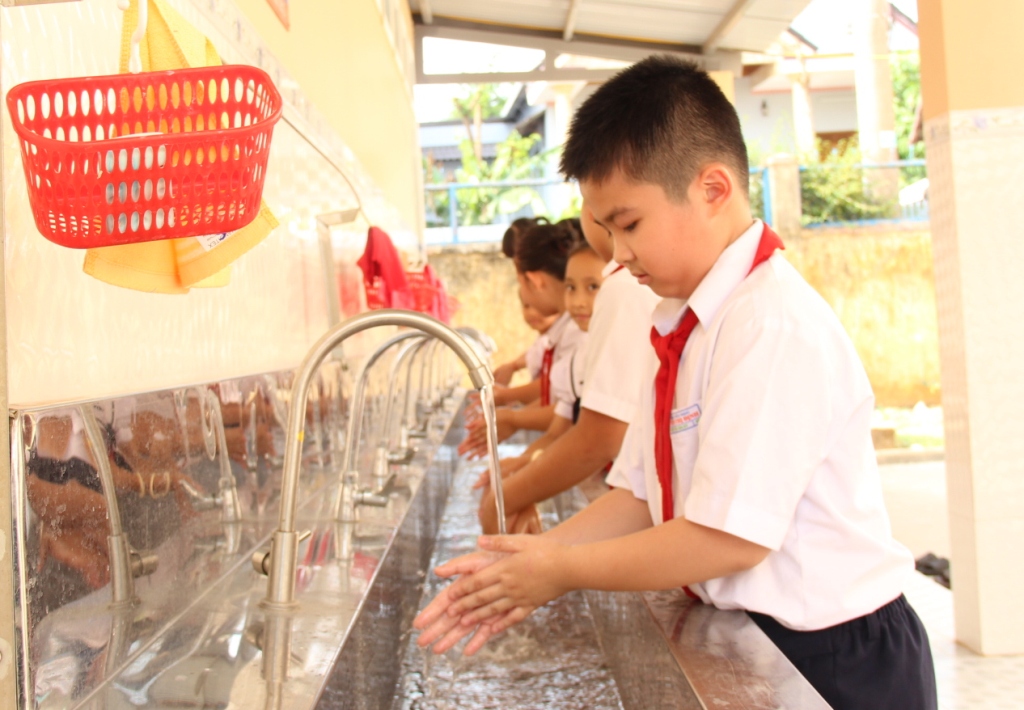 Bàn giao công trình Nhà vệ sinh học đường