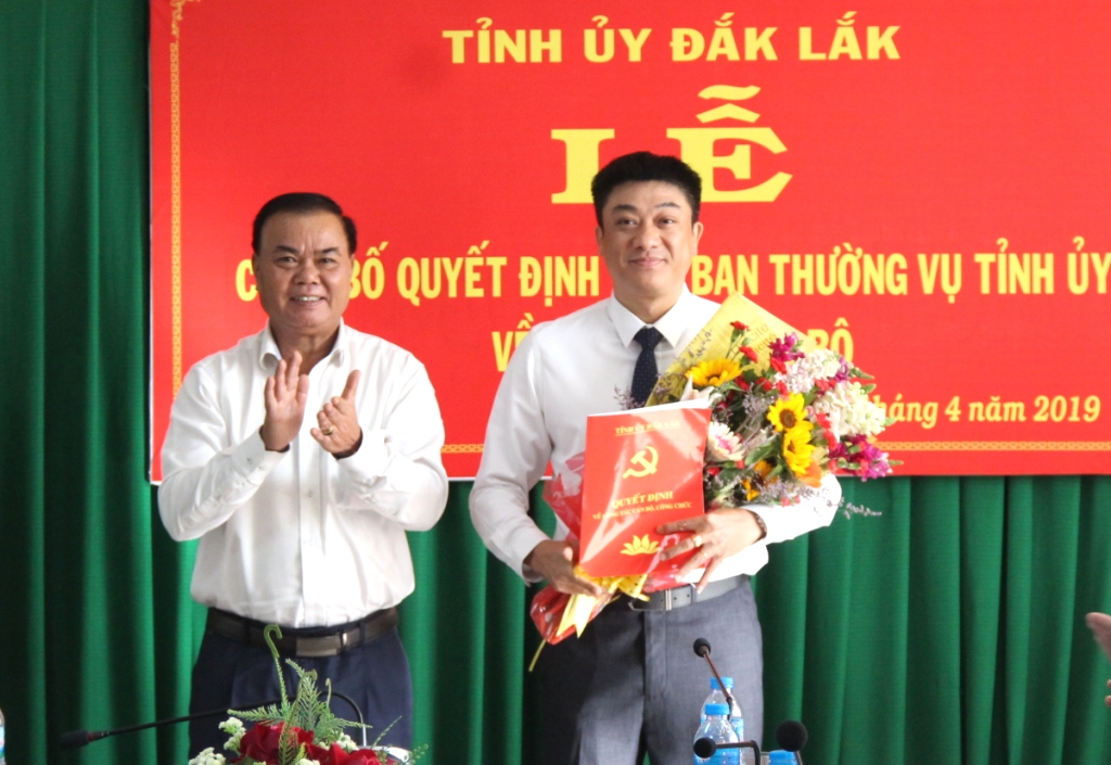 Công bố Quyết định của Ban Thường vụ Tỉnh uỷ về công tác cán bộ