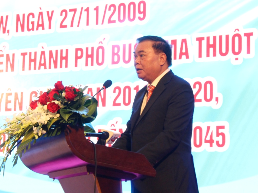 To sum up 10 years of constructing and developing Buon Ma Thuot City into primary urban in the Central Highlands