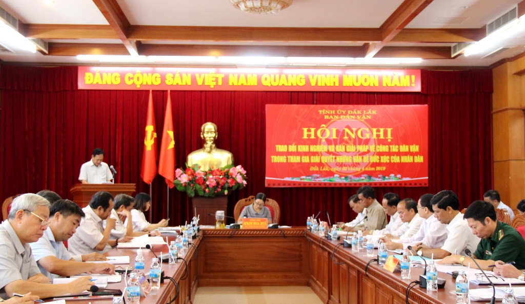 Hội nghị trao đổi kinh nghiệm và bàn giải pháp về công tác dân vận trong tham gia giải quyết những vấn đề bức xúc của nhân dân