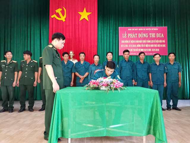 Ban Chỉ huy Quân sự huyện M’Đrắk phát động thi đua cao điểm chào mừng 65 năm Chiến thắng lịch sử Điện Biên Phủ,