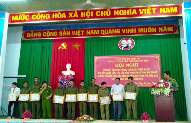 Huyện Lắk tổng kết công tác phòng chống tội phạm ma túy mua bán người và phong trào toàn dân bảo vệ ANTQ