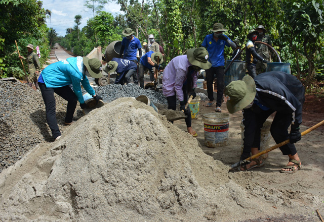 Thông báo của lãnh đạo tỉnh tại Hội nghị sơ kết phong trào thi đua “Đắk Lắk chung sức xây dựng nông thôn mới” giai đoạn 2016-2020