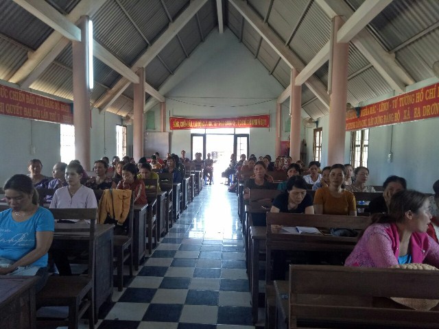 Hội Liên hiệp Phụ nữ xã Ea Drơng, huyện Cư M’gar tổ chức Hội nghị Đối thoại giữa người đứng đầu cấp ủy, chính quyền với cán bộ, hội viên, phụ nữ.