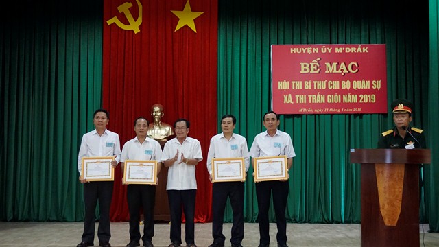 Huyện M’Đrắk tổ chức Hội thi Bí thư chi bộ Quân sự xã, thị trấn giỏi năm 2019