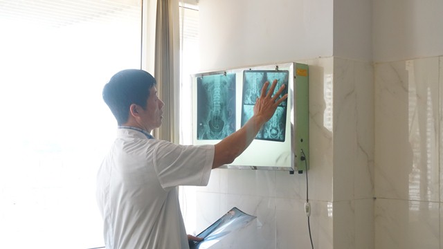Bệnh viện Đa khoa vùng Tây Nguyên: Triển khai thành công kỹ thuật tán sỏi niệu quản nội soi ngược dòng bằng Laser