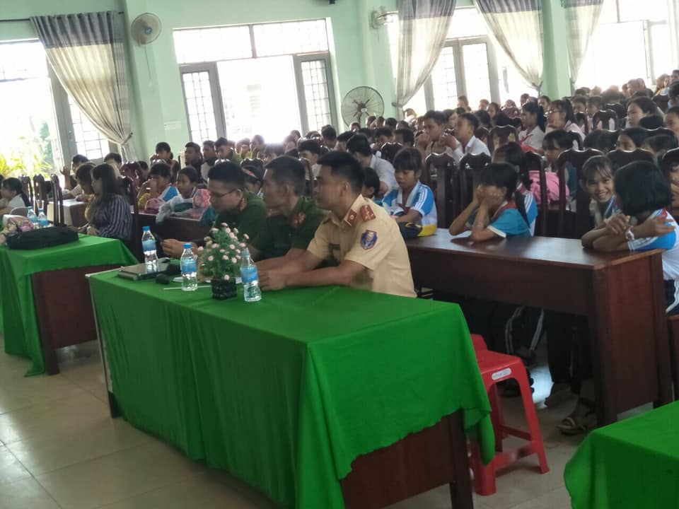 Xã Ea Tu trang bị kỹ năng phòng, chống xâm hại tình dục, tai nạn giao thông và ma túy trong học đường