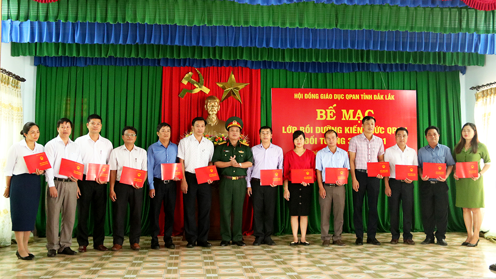 Bế mạc Lớp bồi dưỡng kiến thức an ninh quốc phòng đối tượng 3, khóa 91 năm 2019