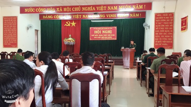 Huyện Cư Kuin tổ chức Hội nghị phổ biến, quán triệt các luật mới ban hành.