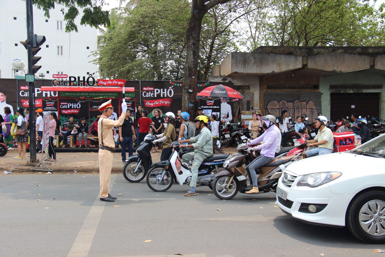 Tăng cường các biện pháp đảm bảo trật tự, an toàn giao thông dịp 30/4 - 1/5