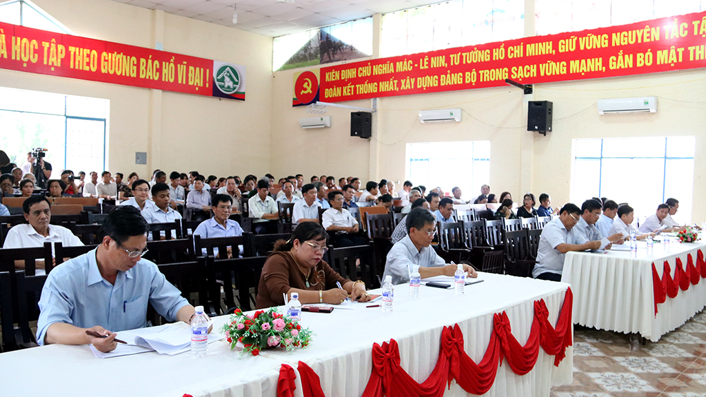 Đoàn Đại biểu Quốc hội tỉnh tiếp xúc cử tri huyện Buôn Đôn