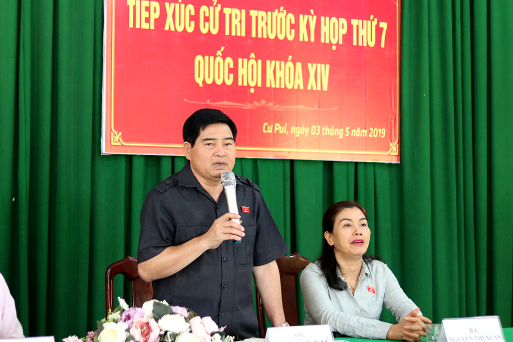 Cử tri huyện Krông Bông kiến nghị đầu tư nâng cấp cơ sở hạ tầng địa phương