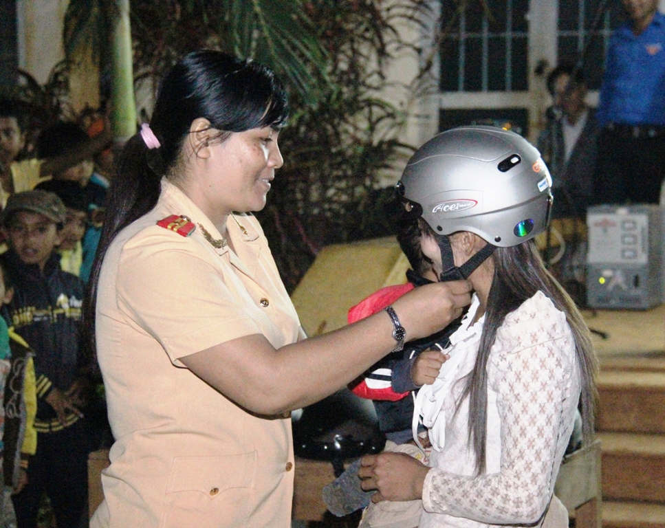 Triển khai chương trình tặng Mũ bảo hiểm cho trẻ em năm 2019 với chủ đề “Giữ trọn ước mơ”