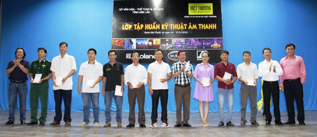 Bế giảng lớp tập huấn kỹ thuật viên điều chỉnh âm thanh