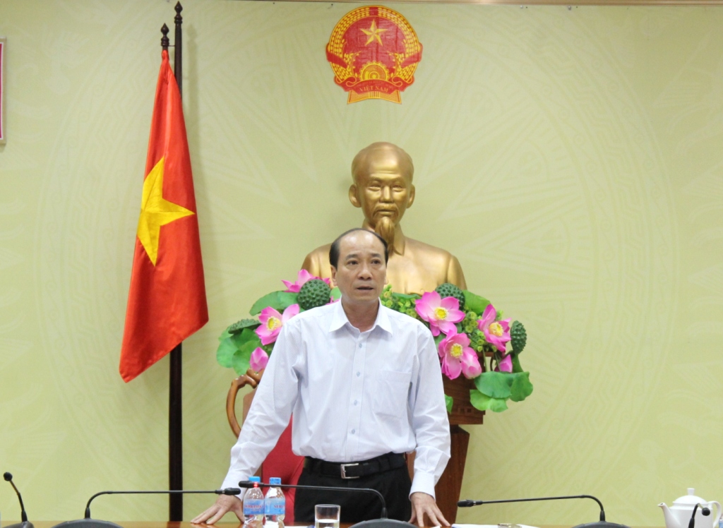 Họp xem xét, giải quyết các công việc của UBND tỉnh