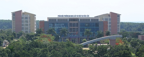 Phê duyệt quyết định giải thể Trường Trung cấp Luật Buôn Ma Thuột