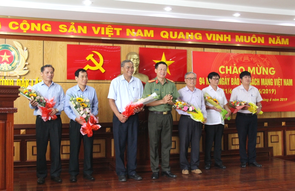 Công an tỉnh Đắk Lắk gặp mặt các cơ quan báo chí trên địa bàn nhân Kỷ niệm 94 năm Ngày Báo chí cách mạng Việt Nam
