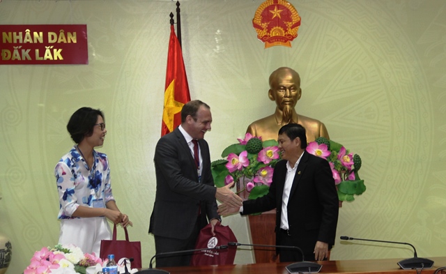 UBND tỉnh làm việc với đại diện Cơ quan Thương mại và Đầu tư Chính phủ Úc