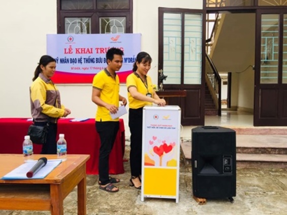 Lễ khai trương Quỹ nhân đạo hệ thống bưu điện huyện M’Đrắk.