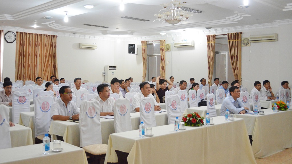 Phó Chủ tịch Thường trực UBND tỉnh báo cáo chuyên đề tại lớp bồi dưỡng nguồn cán bộ cấp tỉnh