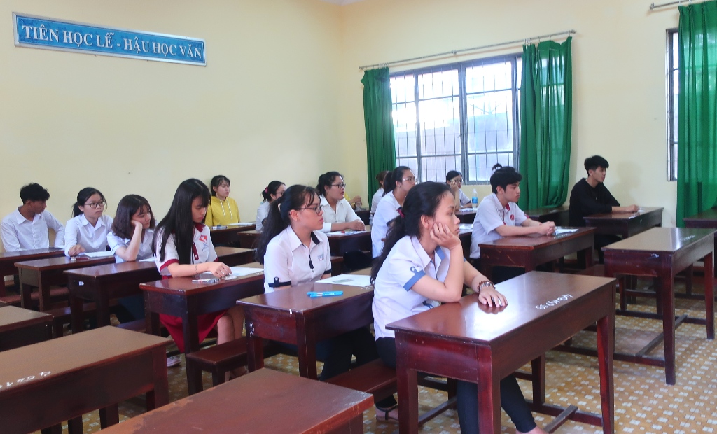 Đắk Lắk có 20.076 thí sinh dự thi môn Ngữ Văn, đạt tỉ lệ 99,56%