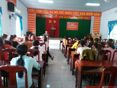 Hội Liên hiệp Phụ nữ xã Cuôr Knia, huyện Buôn Đôn tổ chức Hội nghị tuyên truyền pháp luật.