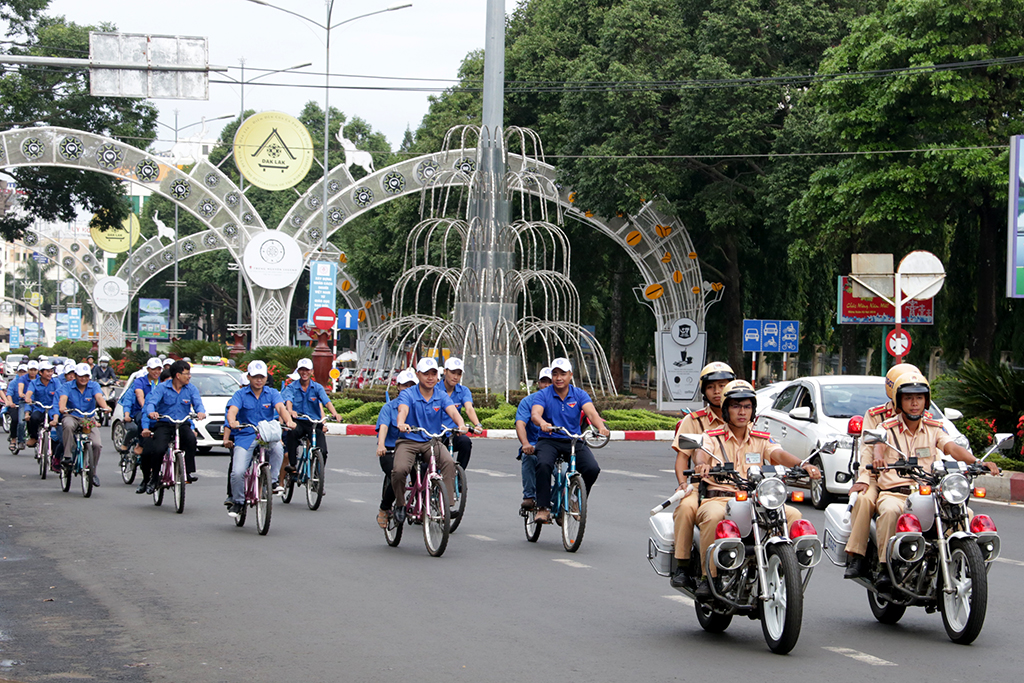 Phát động Chương trình “Chung tay xây dựng, Phát triển Bảo hiểm y tế vì sức khỏe toàn dân”
