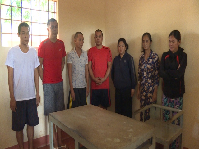 Khởi tố 26 đối tượng trong chuyên án triệt xóa 5 tụ điểm ma túy ở một khu liên gia