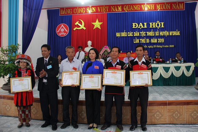 Người cán bộ văn hóa hết lòng với công việc