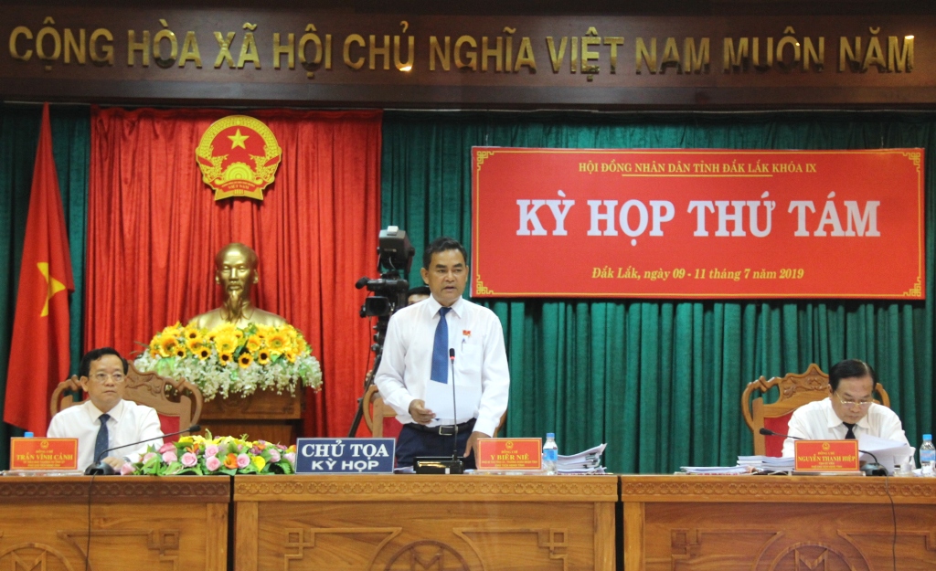 Kỳ họp thứ Tám, HĐND tỉnh khóa IX tiến hành chất vấn và trả lời chất vấn