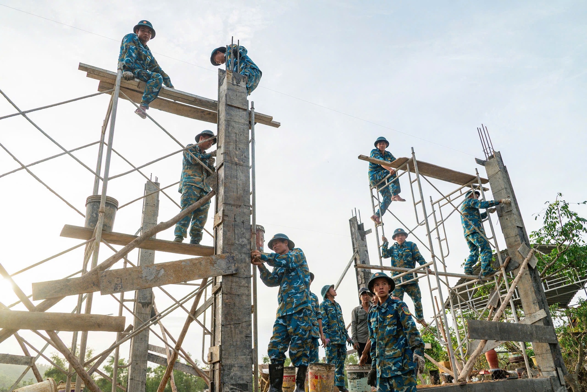 Ngay sau khi tiếp nhận kế hoạch, Đảng ủy và chỉ huy Trung đoàn 910 đã nhanh chóng vào cuộc, chủ động lãnh đạo, chỉ đạo toàn diện