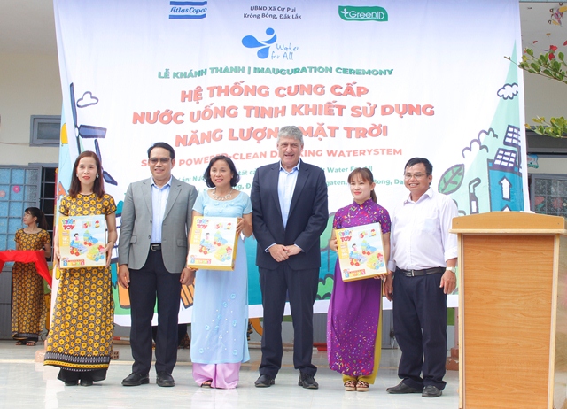 Lễ khánh thành và bàn giao hệ thống lọc nước sử dụng năng lượng mặt trời tại Trường Mẫu giáo Cư Pui