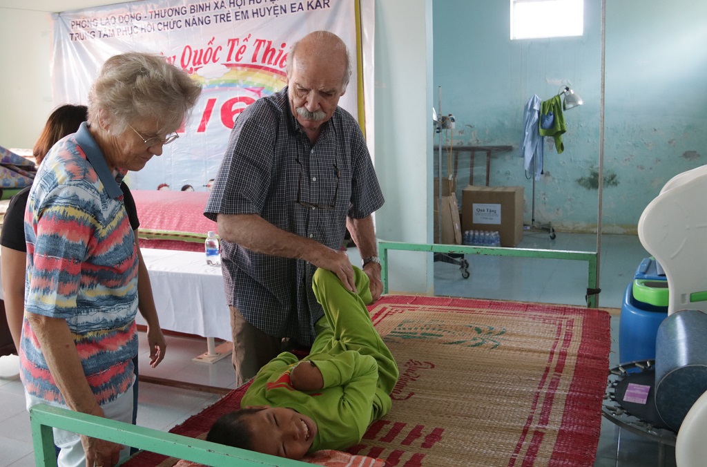 Free screening for musculoskeletal disorders – burn scars in Ea Kar district