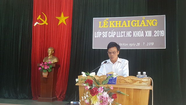 Huyện Ea H'Leo khai giảng lớp sơ cấp lý luận chính trị hành chính khóa XIII, năm 2019